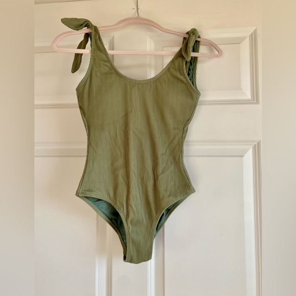 Swimsuit - Picture 3 of 3